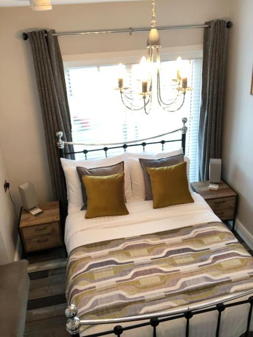 Mumbles - Modern Apartment With Panoramic Sea Views Oystermouth Exterior foto